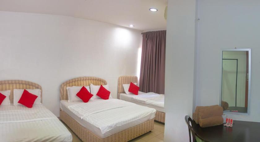 Melawati Ria Hotel - Triple Bed Room