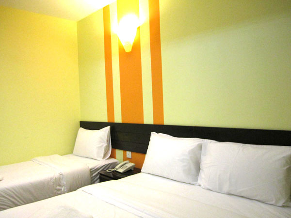 Sun Inns Hotel Pasir Penambang - Room View
