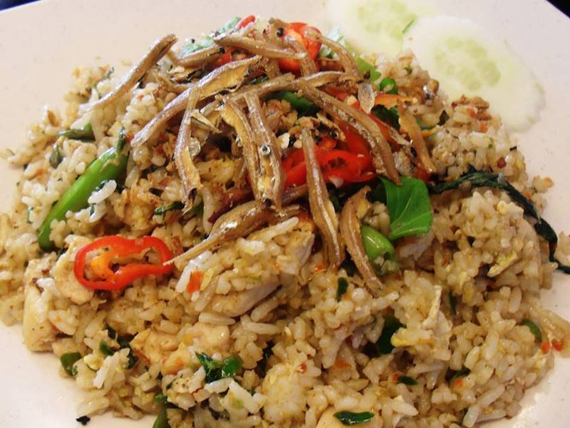 Fried Rice with Anchovies (Nasi Goreng Ikan bilis) 