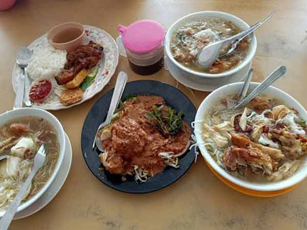 Foods in Warung Soto Pasir Penambang